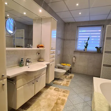 Geraeumiges Wohnerlebnis - Komfortabel Und Ruhig *